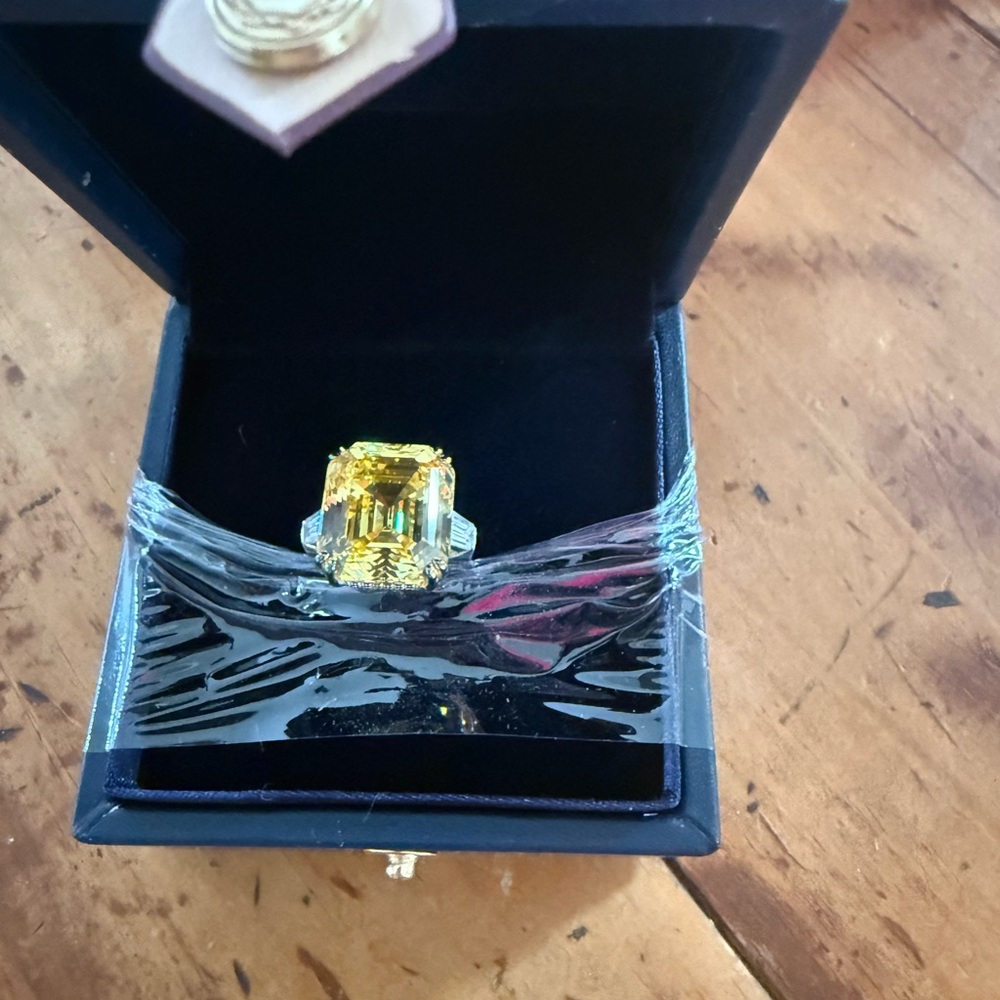 Elegant Yellow Gemstone Ring
